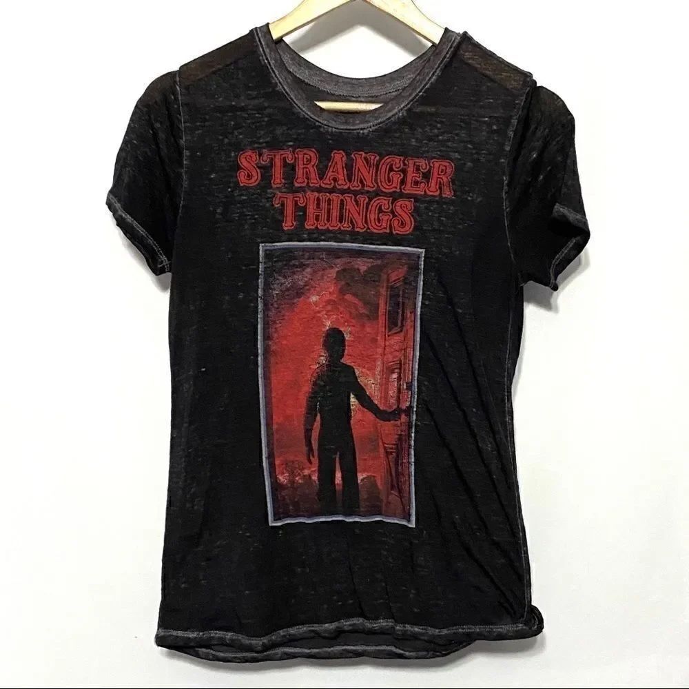 Stranger Things burn out Tee sz small black red